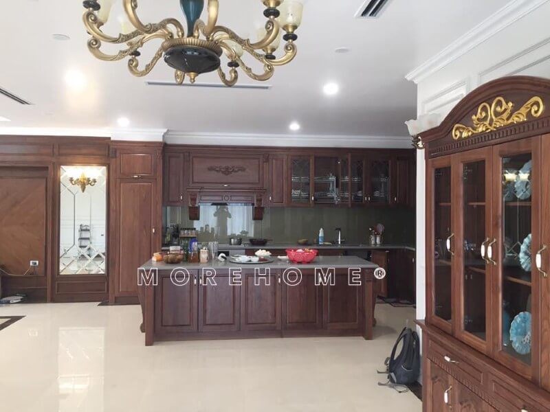 Morehome xin giới thiệu công trình thi công nội thất biệt thự cao cấp tại Ecopark Hưng Yên. Đây là công trình sử dụng gỗ tự nhiên. Nếu quý khách cần tìm đơn vị thiết kế và thi công nội thất biệt thự tại Ecopark, hãy liên hệ với Morehome để được tư vấn và tham quan công trình thi công thực tế.